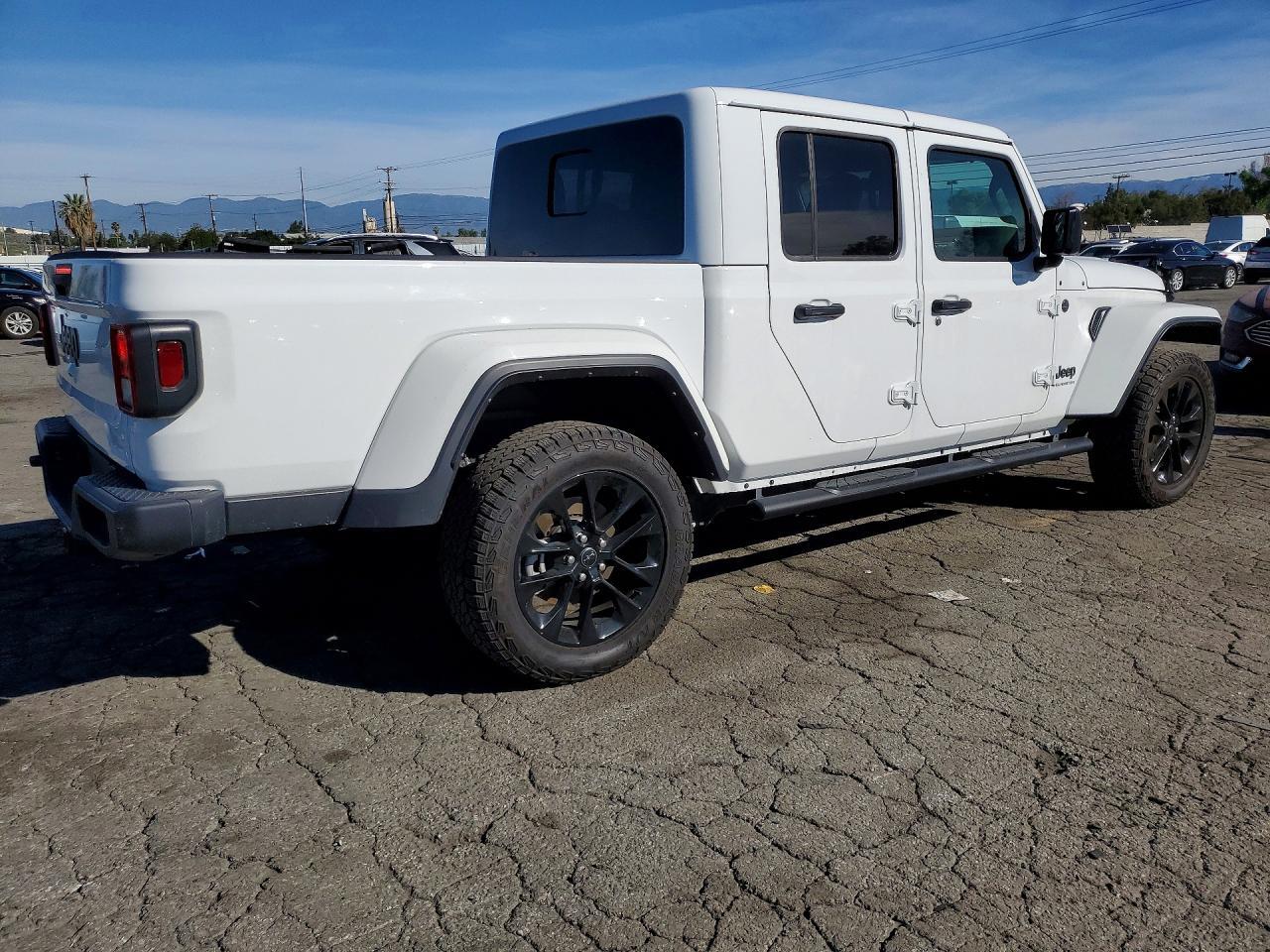 2024 Jeep Gladiator Sport