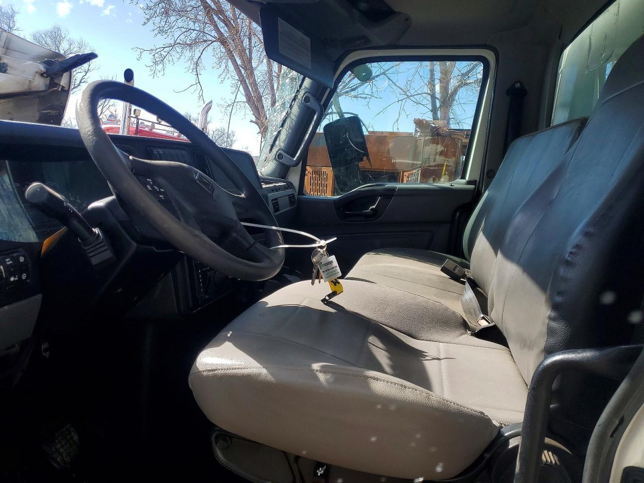 2020 International MV607 BOX Truck