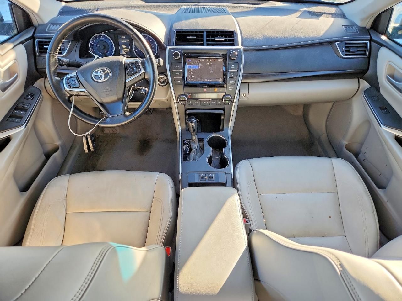 2016 Toyota Camry le