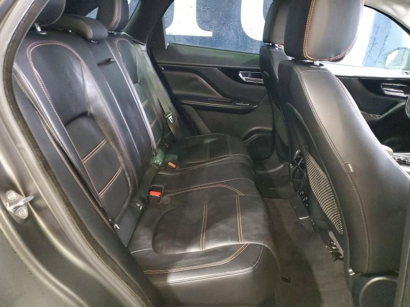 2017 Jaguar F-pace Prestige