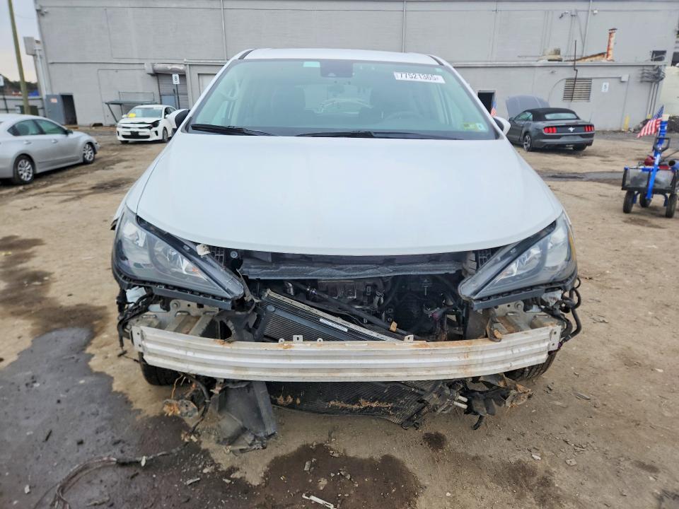 2023 Chrysler Voyager lx