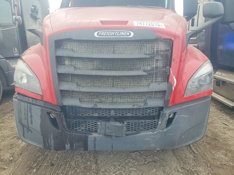 2018 Freightliner Cascadia 126