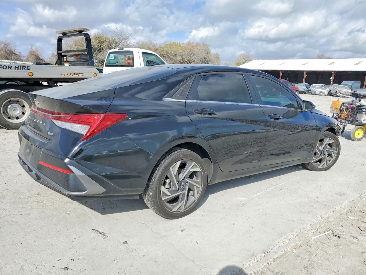 2025 Hyundai Elantra Hybrid