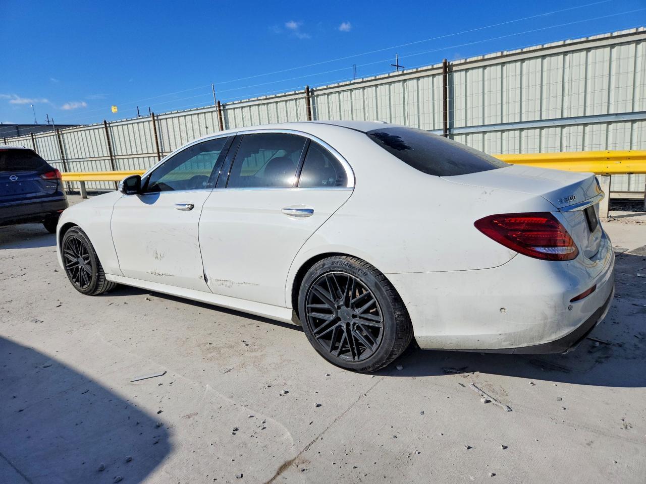 2017 Mercedes-Benz E 300