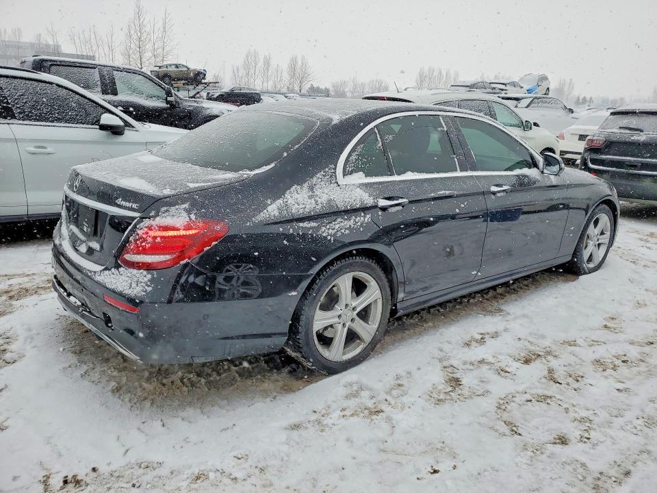 2018 Mercedes-Benz E300w 4matic 4DR