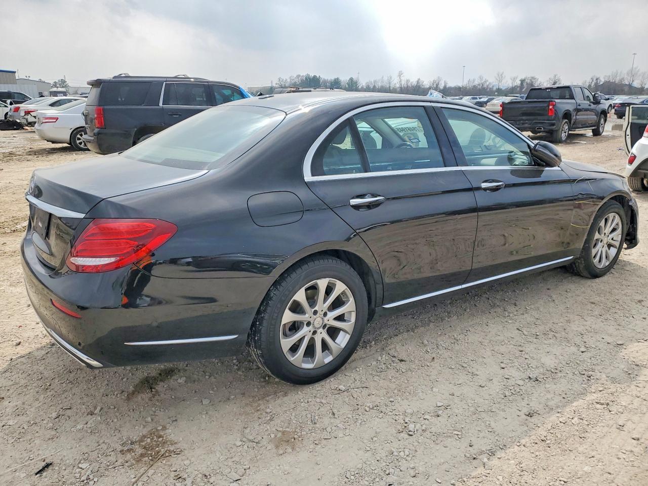 2017 Mercedes-Benz E 300
