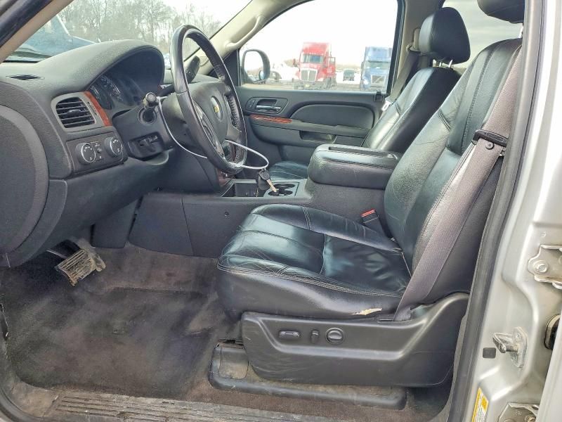 2011 Chevrolet Suburban K1500 lt