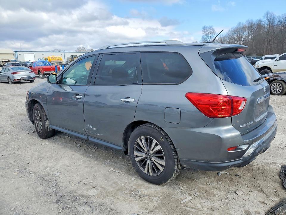 2018 Nissan Pathfinder s
