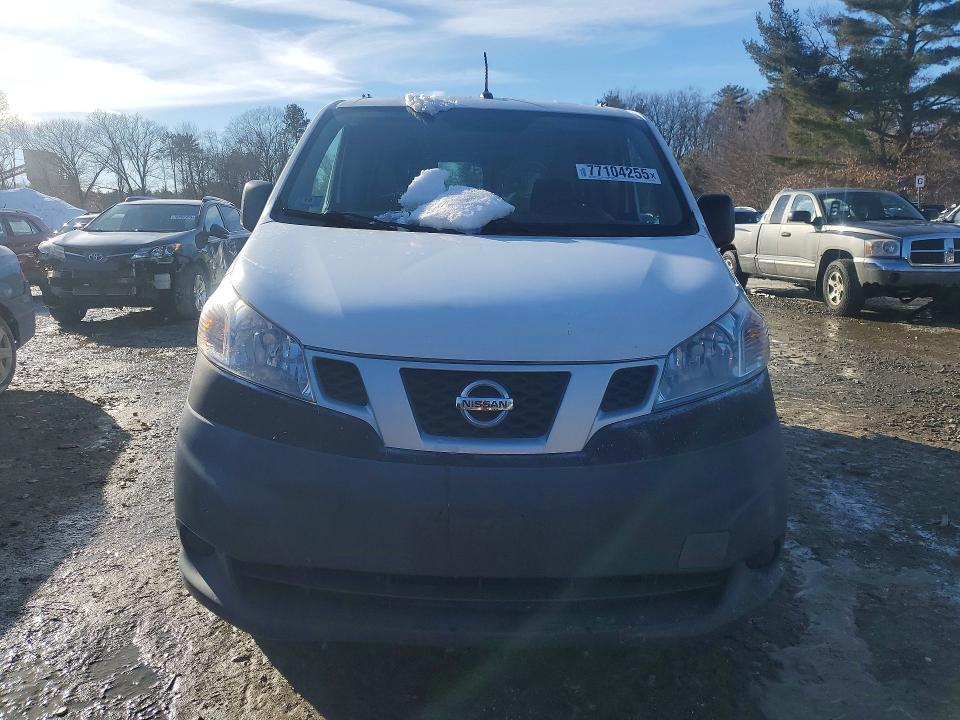 2013 Niss NV200