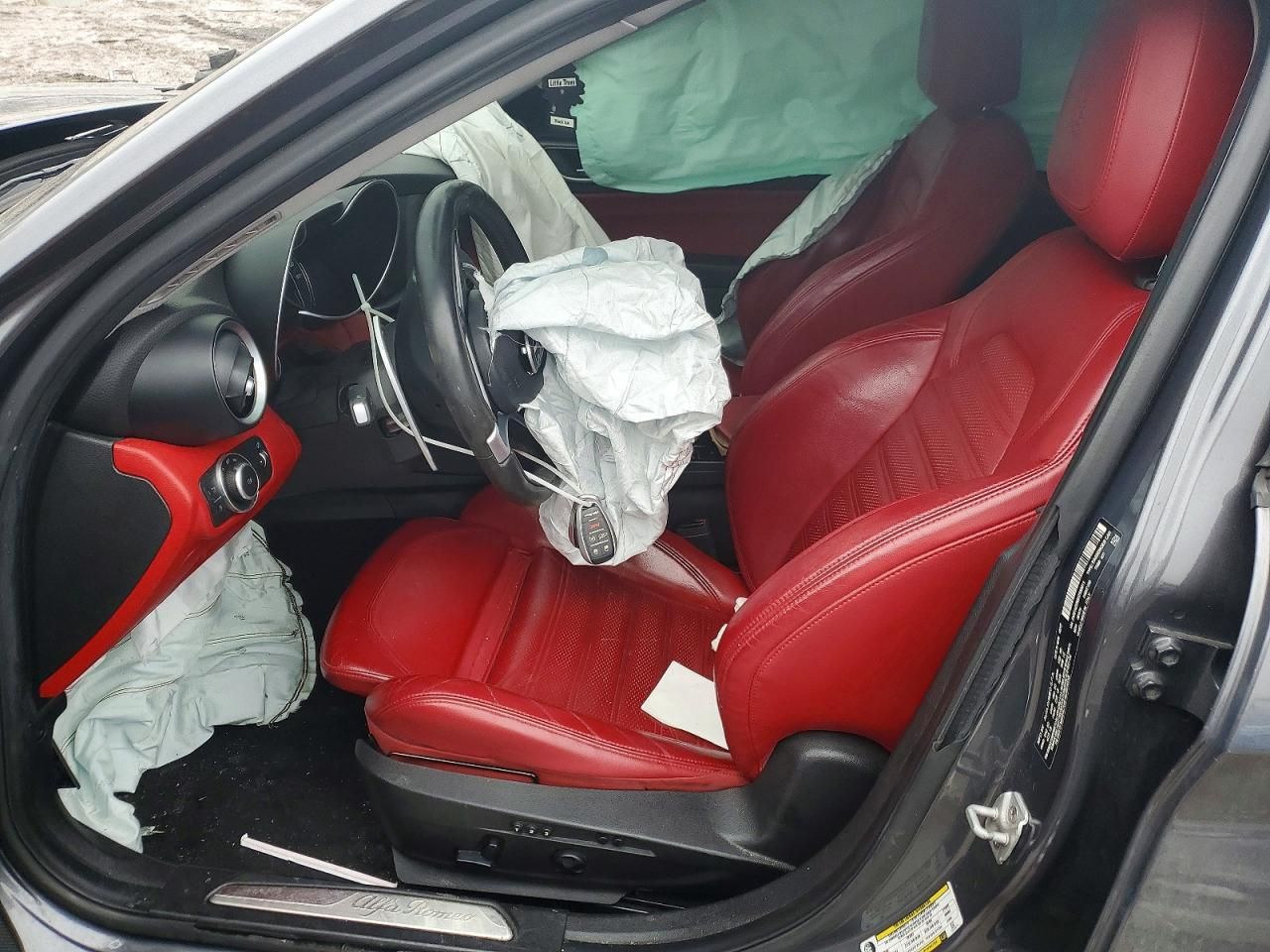 2017 Alfa Romeo Giulia ti Q4