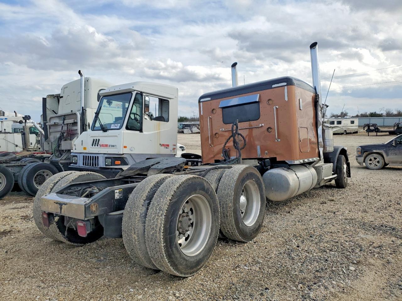 2015 Peterbilt 389 Semi Truck