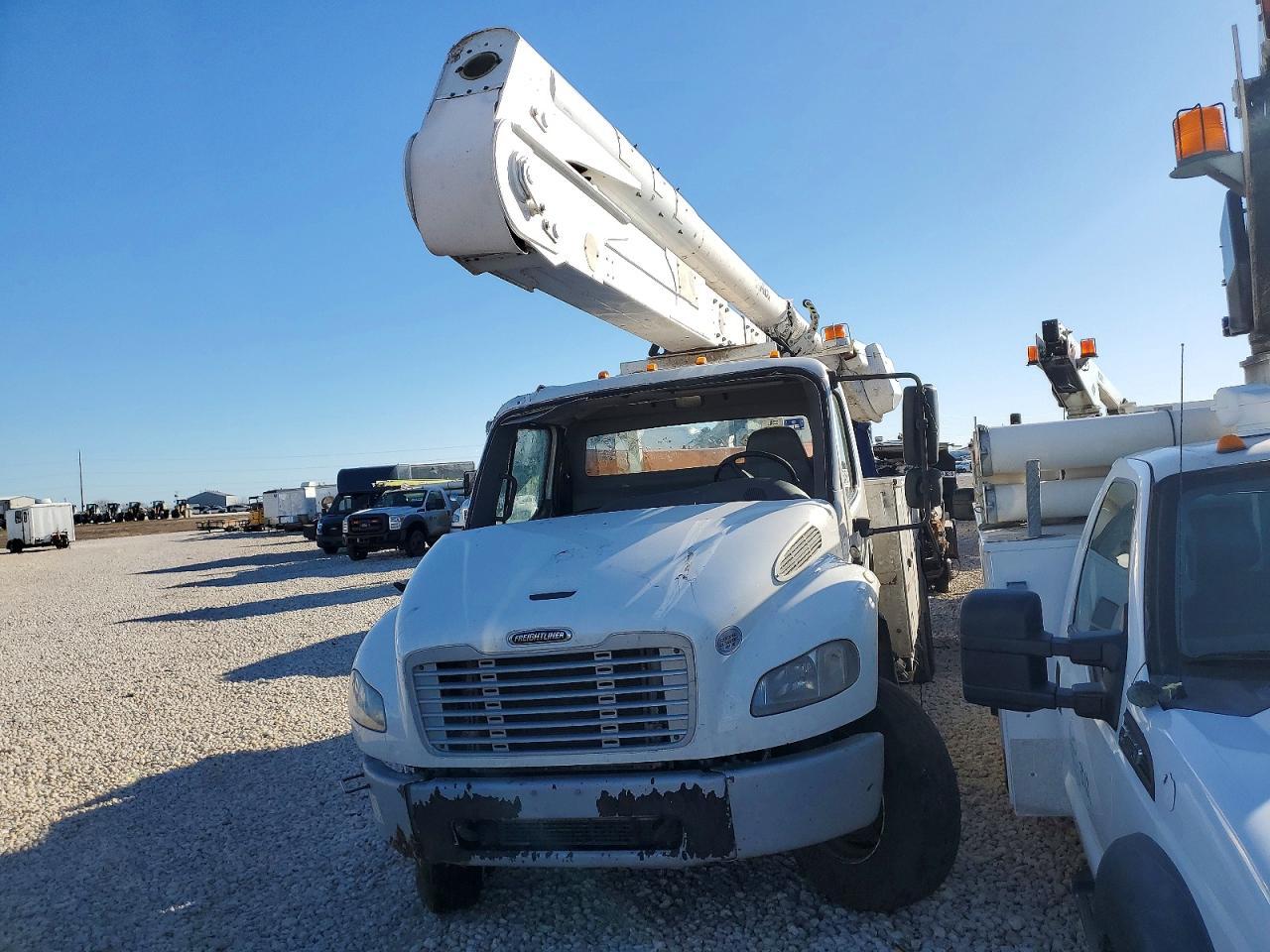2019 Freightliner M2 106 MED