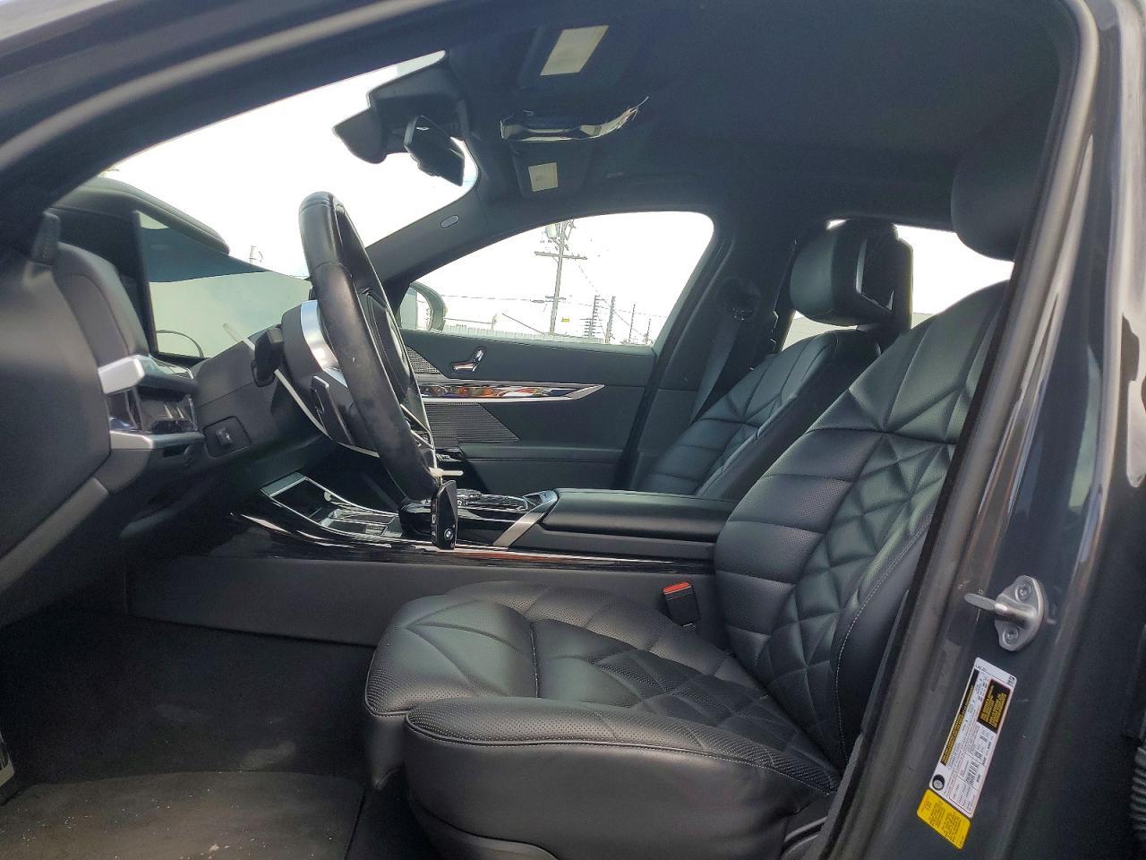 2023 BMW 740 i