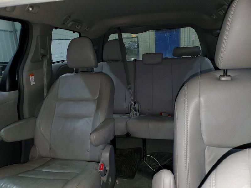 2019 Toyota Sienna xle