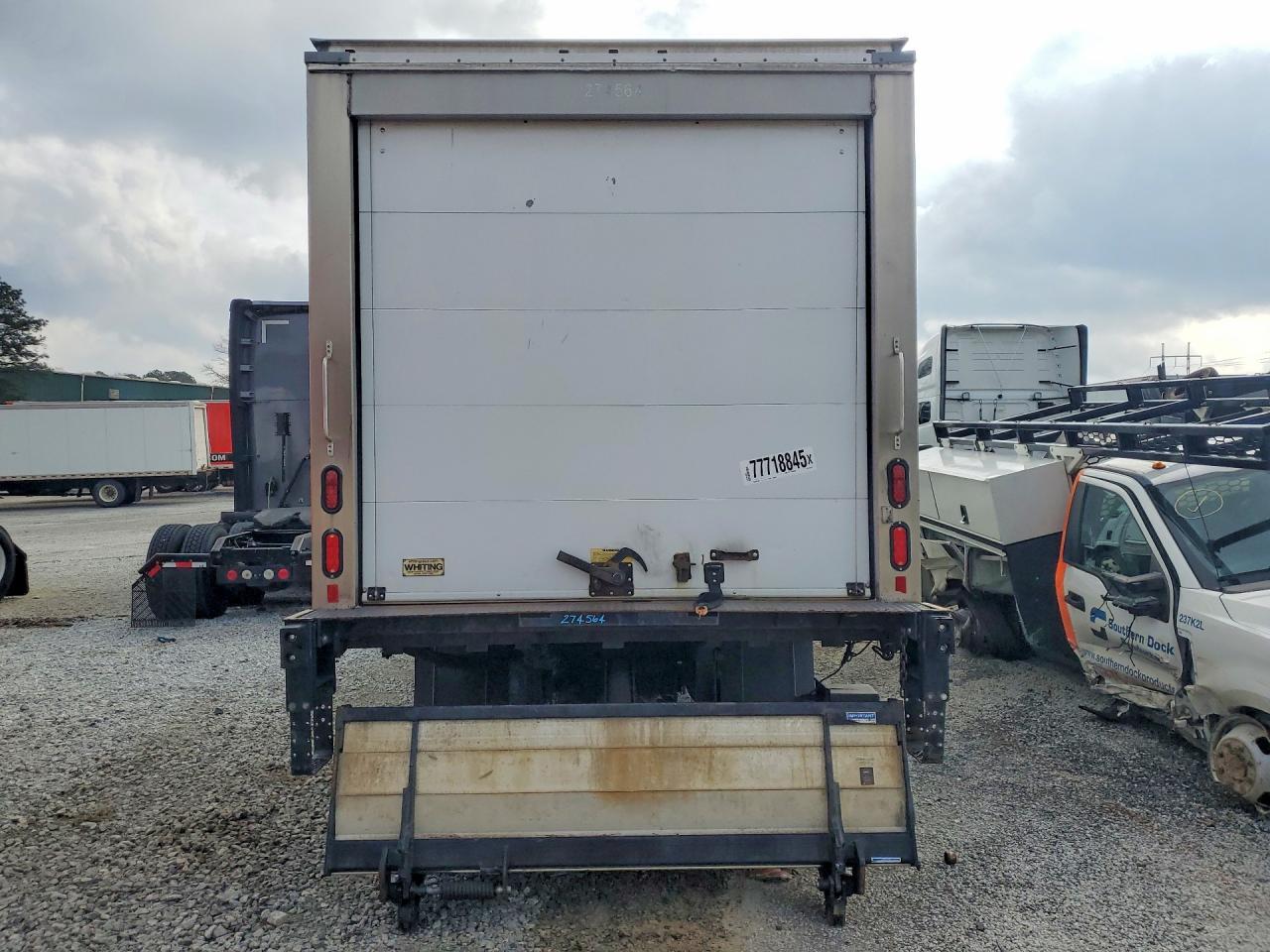 2019 Isuzu NRR Refrigerated BOX Truck