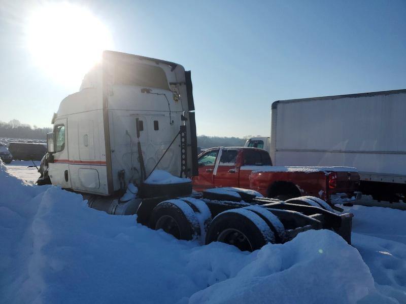 2016 Freigliner 2016 Freightliner Cascadia 113 Semi Truck