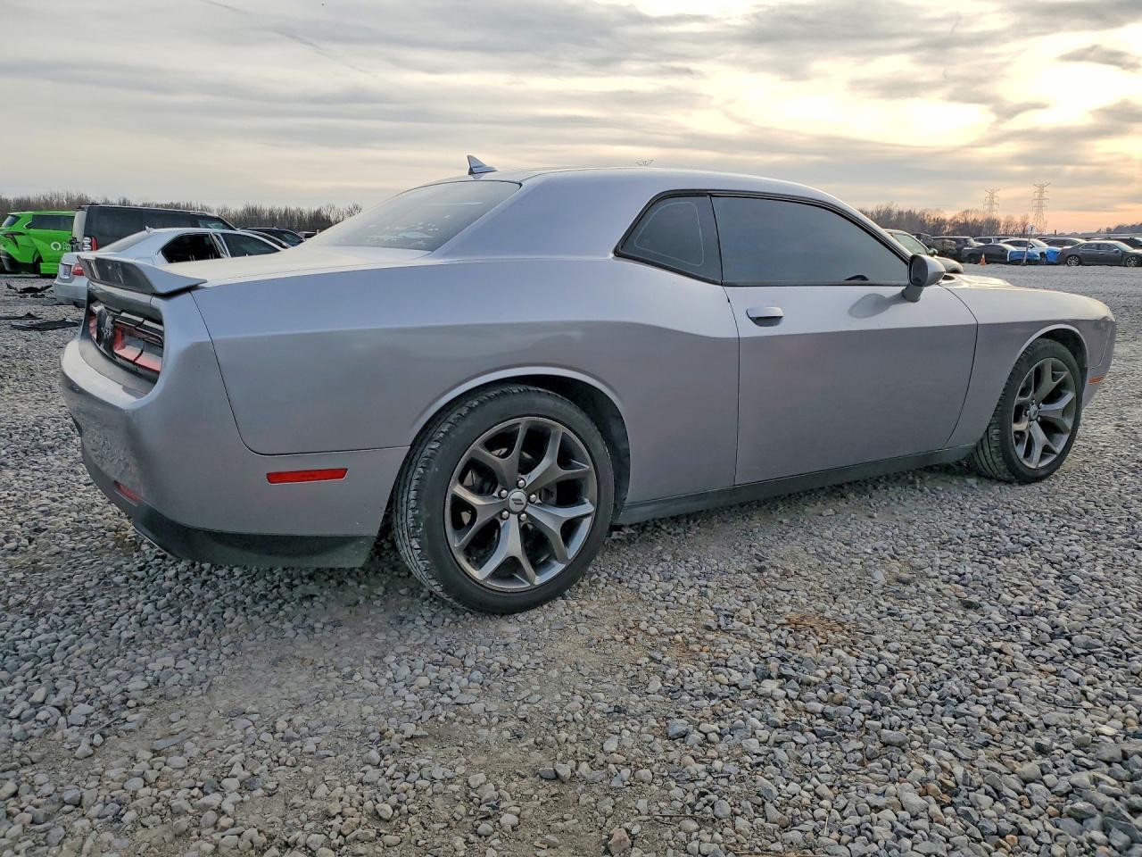 2017 Dodge Challenger sxt