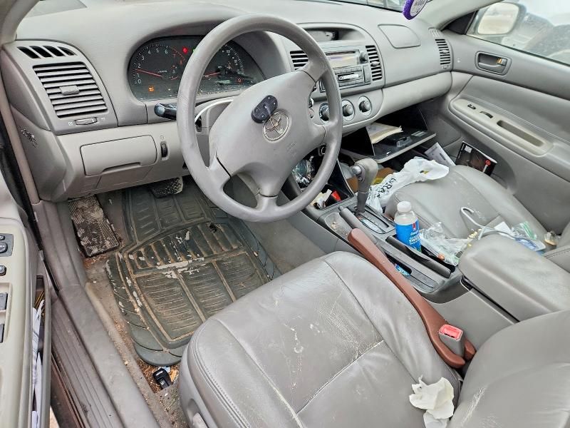 2004 Toyota Camry le