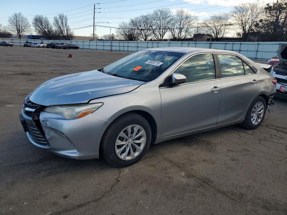 2015 Toyota Camry le