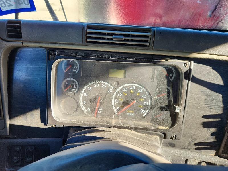 2007 Freightliner Columbia 120 Semi Truck