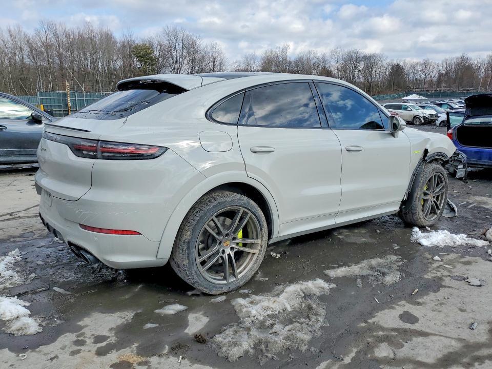 2022 Porsche Cayenne e Hybrid Coupe