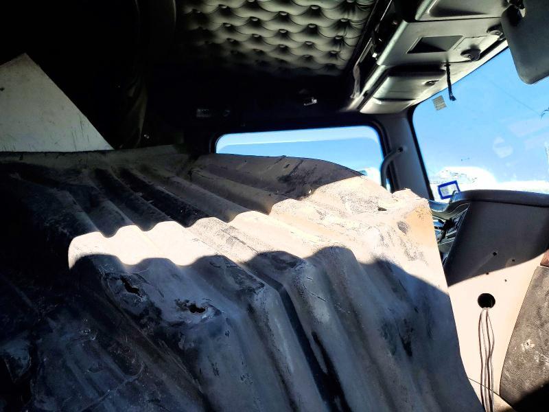 2013 Kenworth T660 Semi Truck