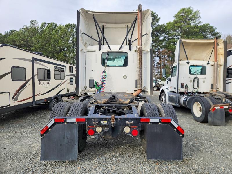 2016 Peterbilt 579 Semi Truck