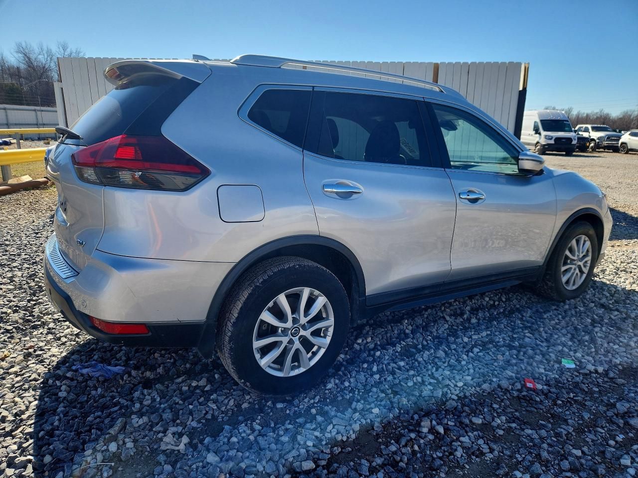 2020 Nissan Rogue sv