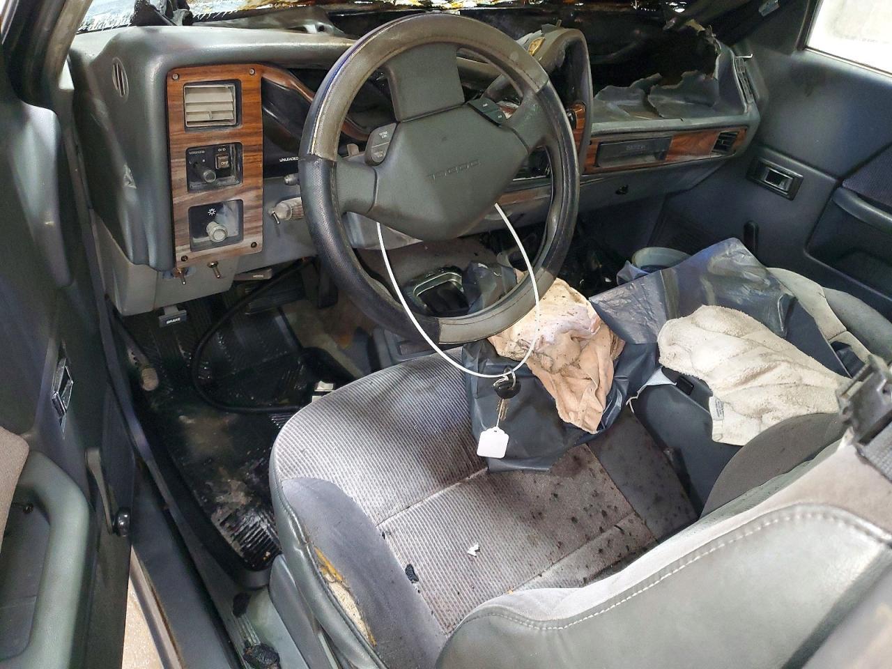 1993 Dodg Dakota Club PU 4X4
