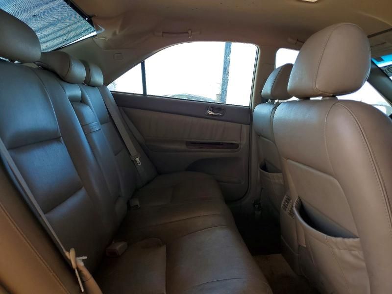 2005 Toyota Camry le