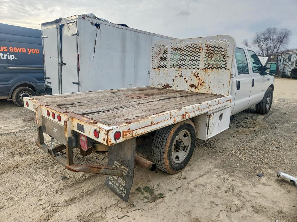 2005 Ford F350 Super Duty Flatbed Truck