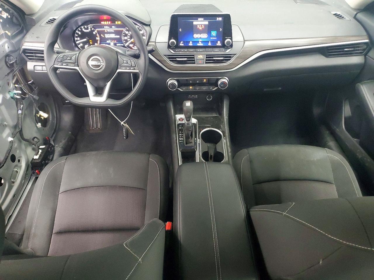 2024 Nissan Altima sv
