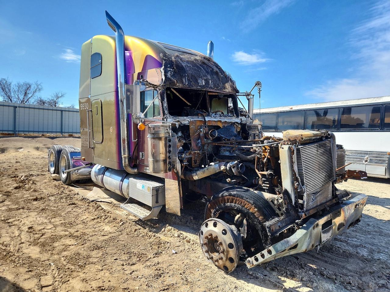1999 Freightliner Conventional FLD120