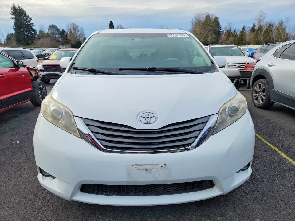 2013 Toyota Sienna xle