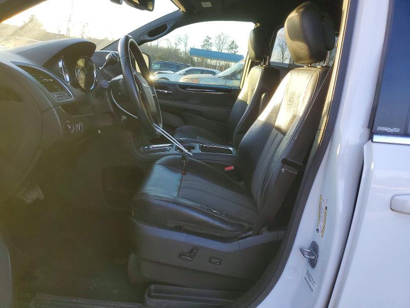 2014 Chrysler Town & Country s