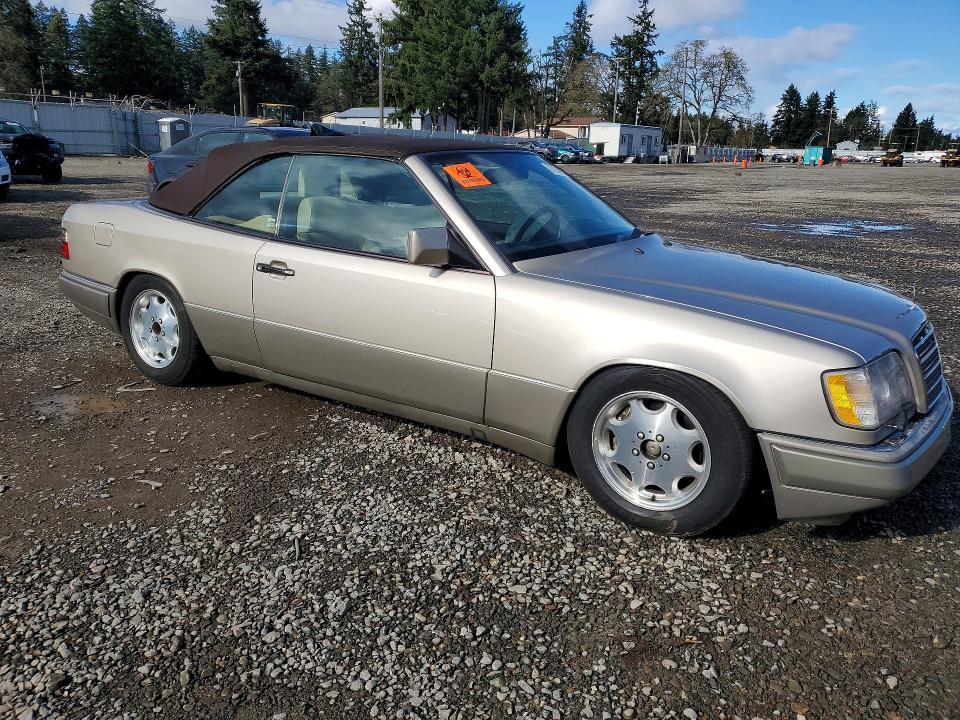 1995 Mercedes-Benz E 320
