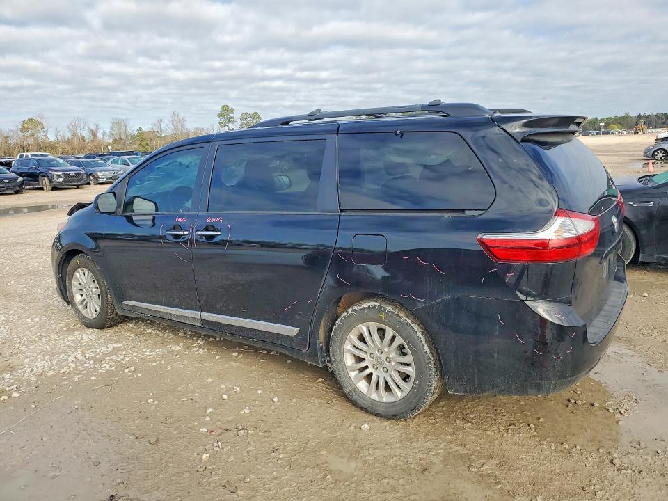 2016 Toyota Sienna xle