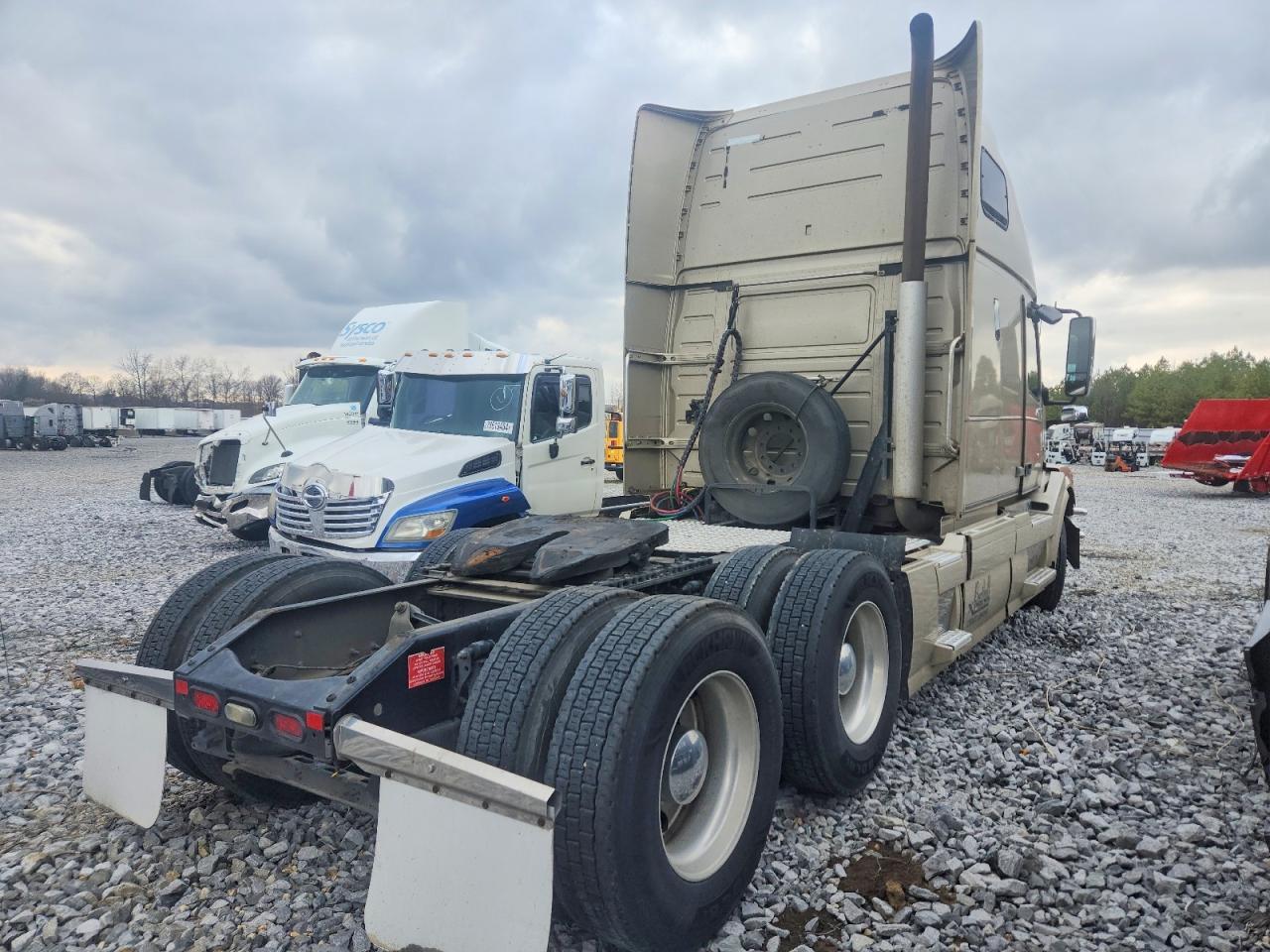 2015 Volvo VNL Semi Truck