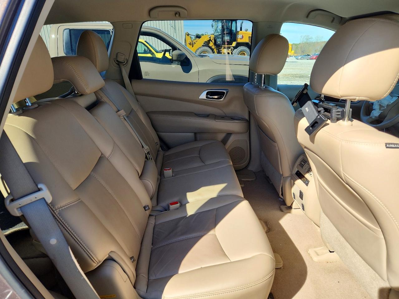 2015 Nissan Pathfinder s