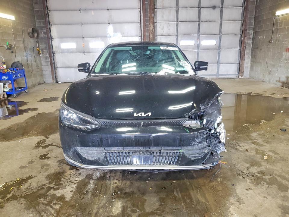 2022 KIA EV6 Wind