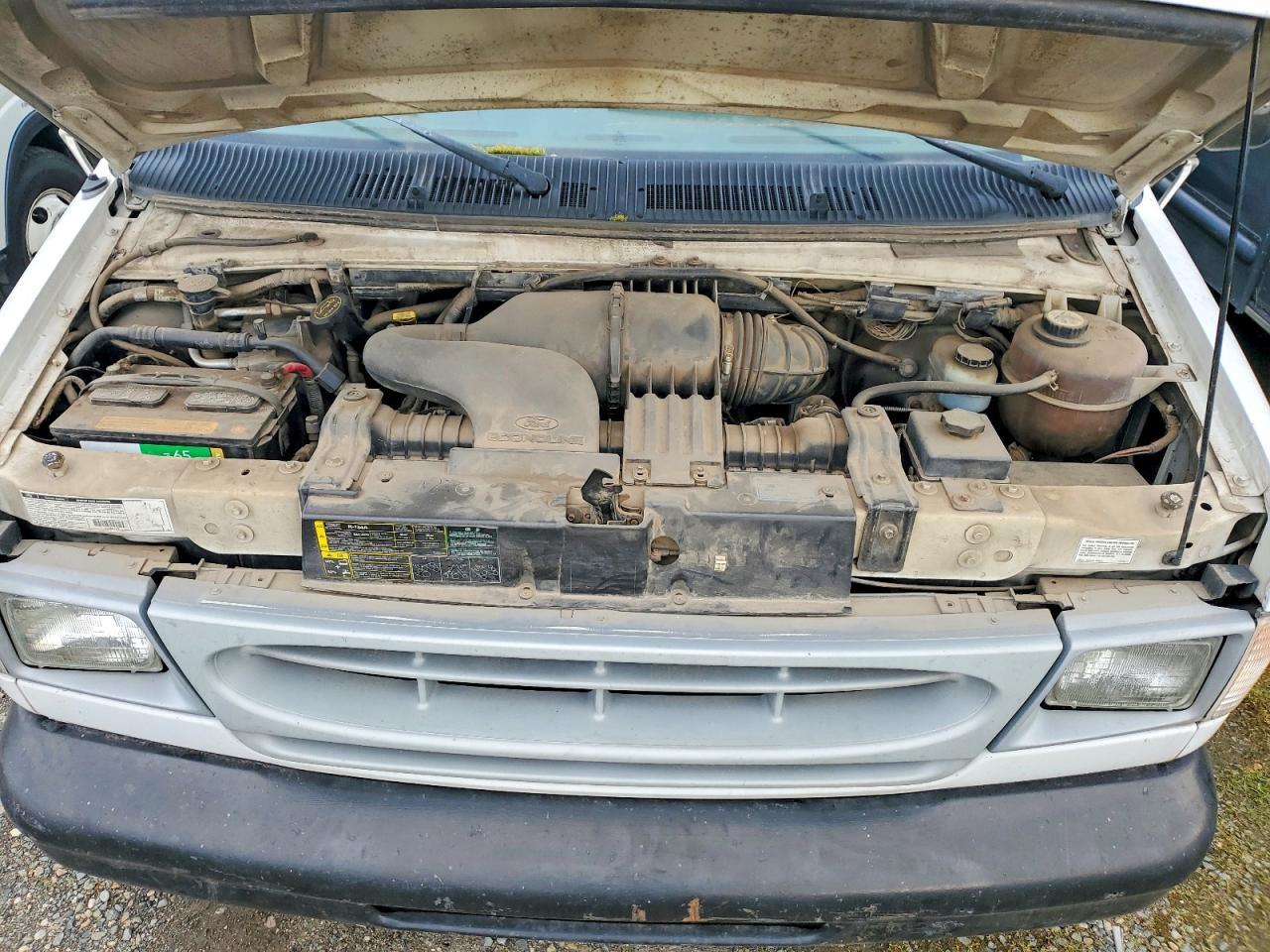 2002 Ford E350 BOX Truck