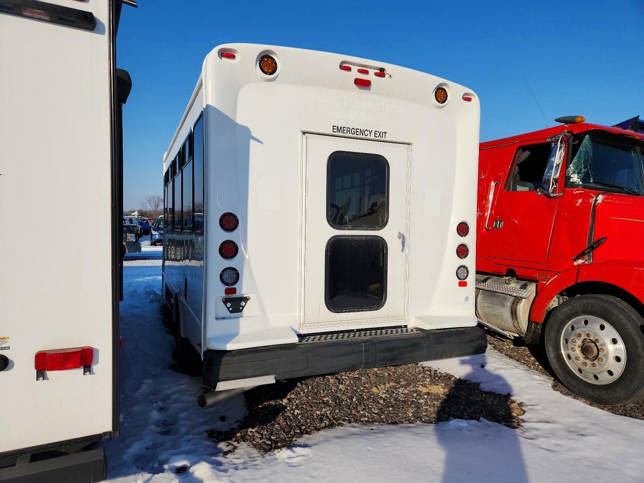 2025 Ford Econoline E450 Super Duty Cutaway Van