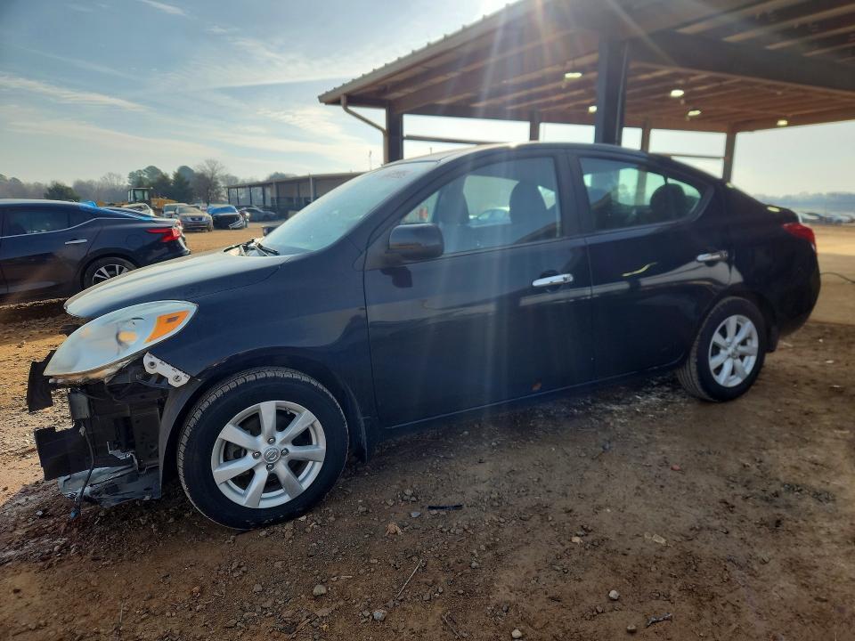 2012 Nissan Versa s