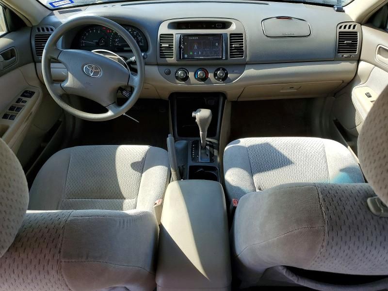 2004 Toyota Camry le