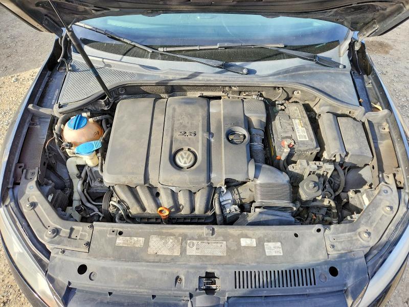 2013 Volkswagen Passat s