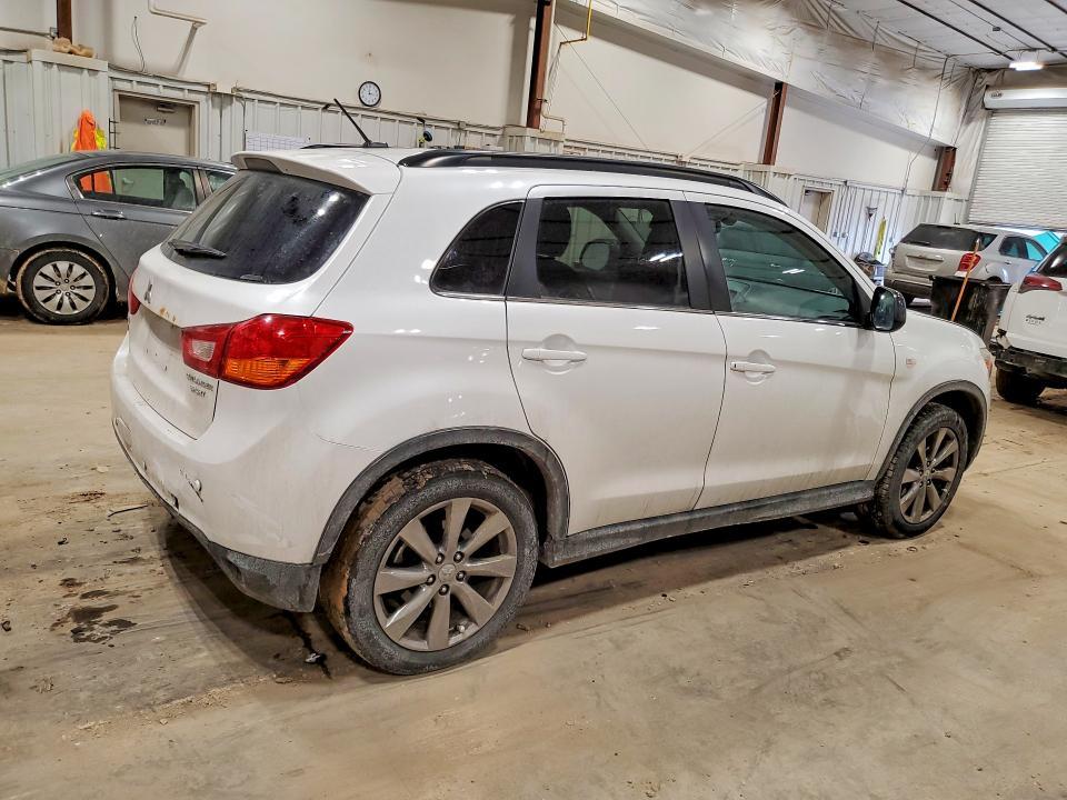 2013 Mitsubishi Outlander Sport le