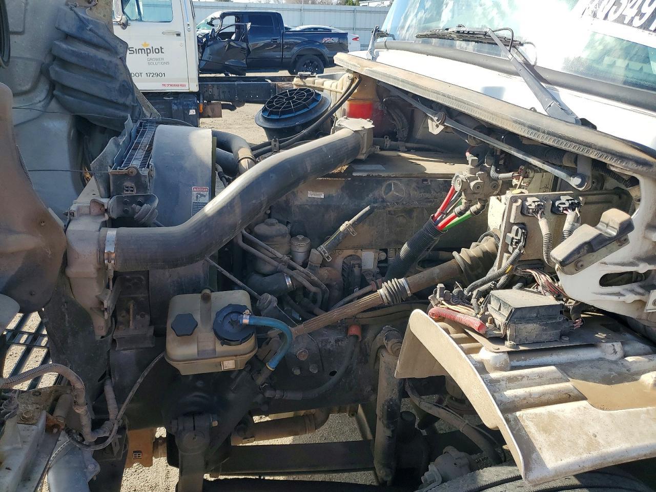2003 Freigliner 2003 Freightliner Business Class M2 Truck Cab Andc