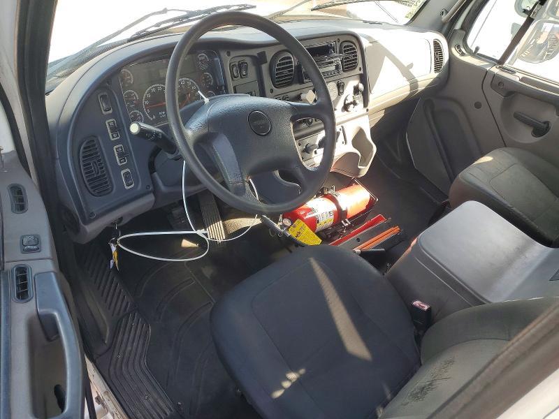 2013 Freigliner 2013 Freightliner M2 106 MED