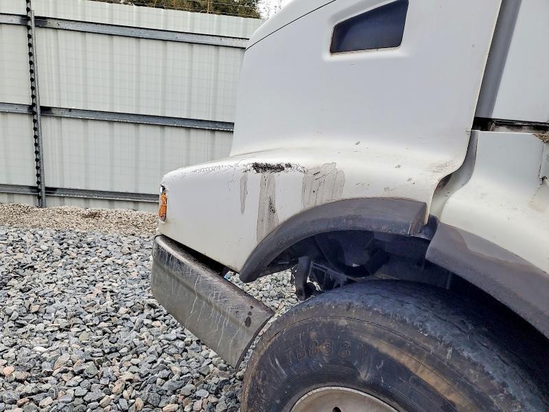 2005 Volvo VHD ROLL-OFF Container Truck