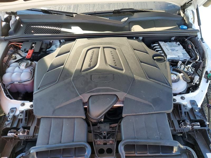 2025 Porsche Cayenne E-hybrid